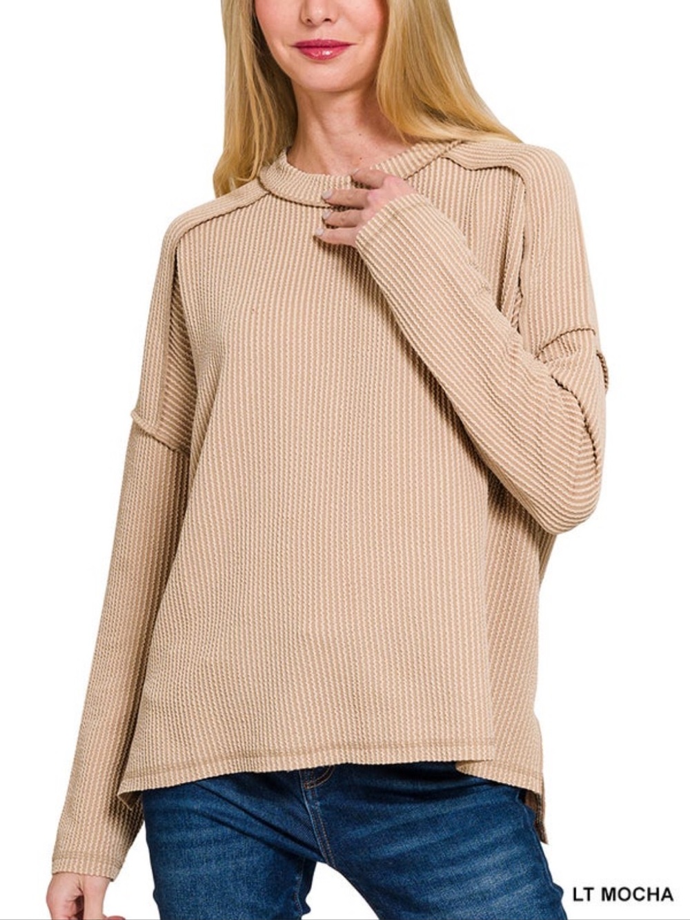 🆕 ZENANA TEXTURED LINE RAW EDGE
BOAT NECK LONG SLEEVE TOP L/XL LT MOCHA